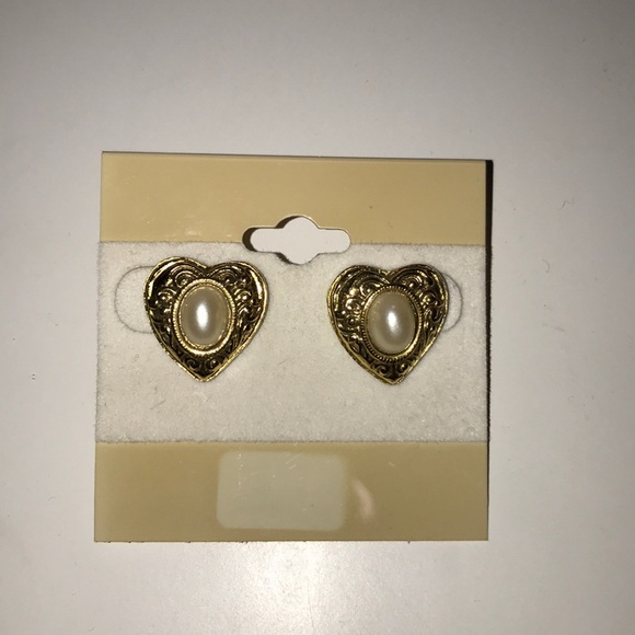Vintage gold heart earrings - Picture 1 of 2